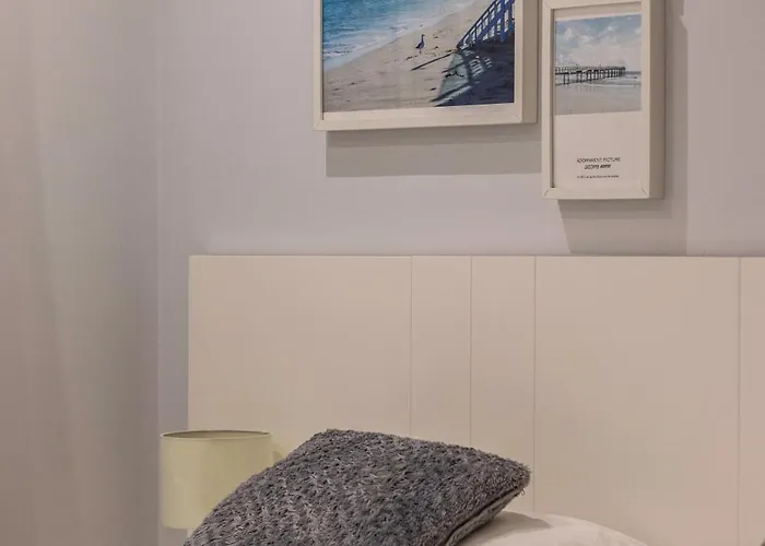 Indautxu Viii By Aston *